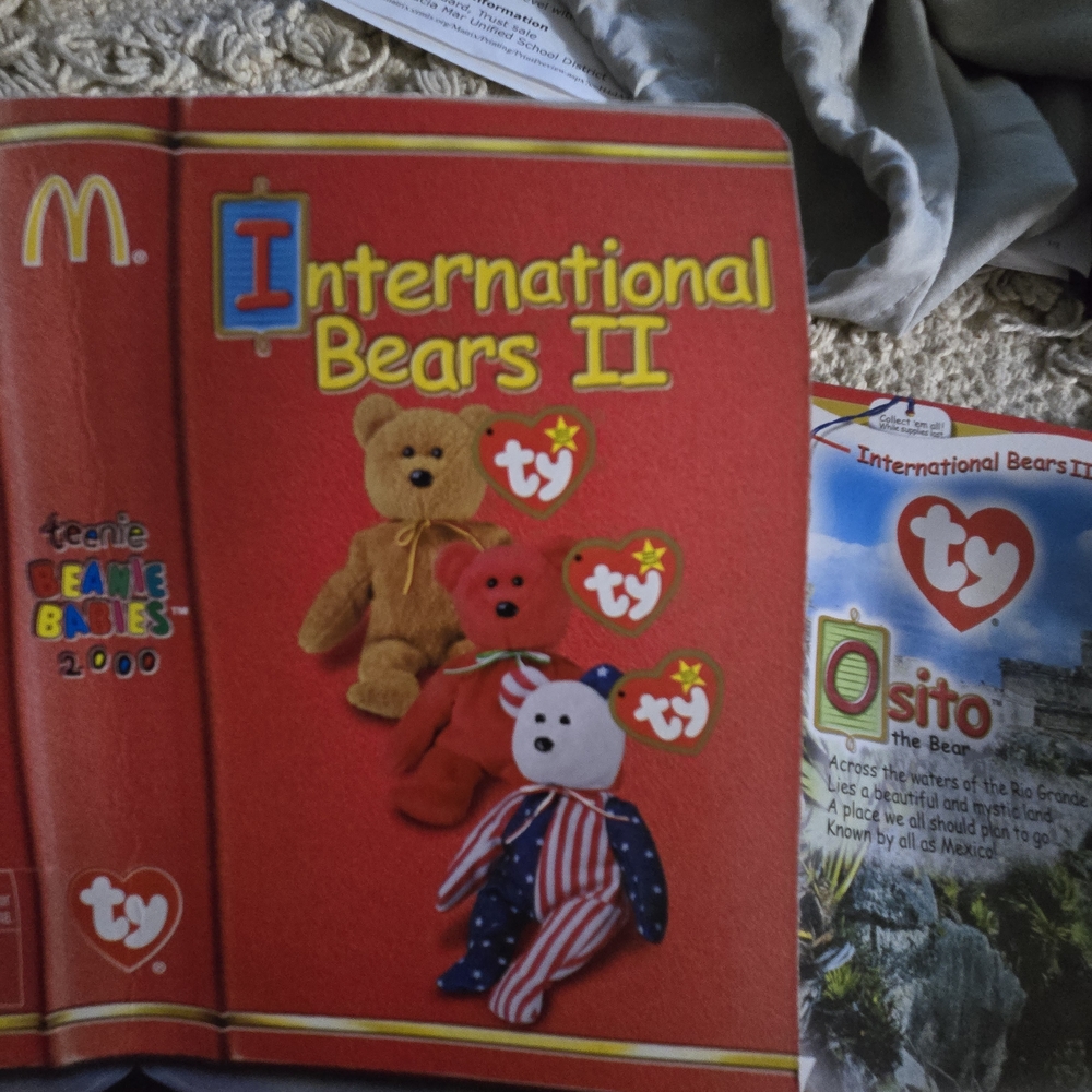 Ty Beanie Babies International Bears II Set - Red, Brown, Blue